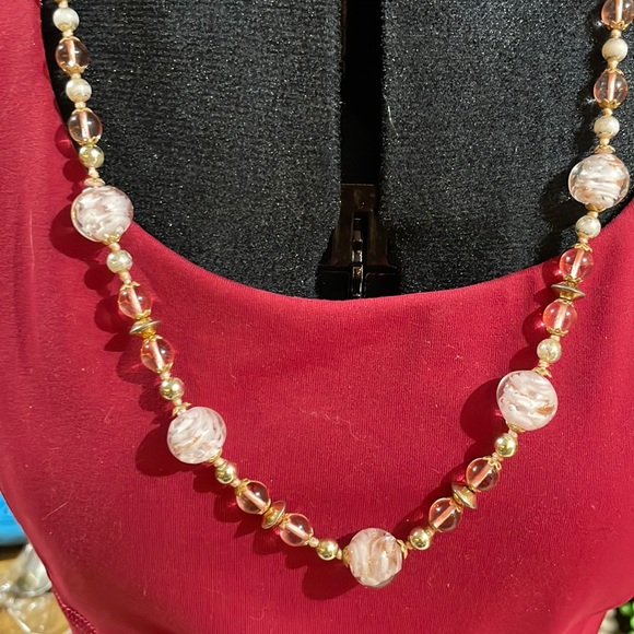 Vintage Glass Beaded necklace. Some wear on some of the spacer beads. - Picture 2 of 6